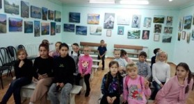 Выставочный зал. Выставка художников с. Алтайсое